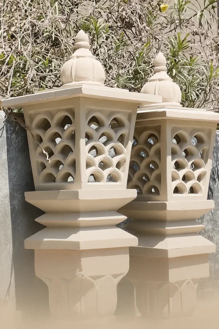 Hand Carved Pink Sandstone Garden Light Lamp